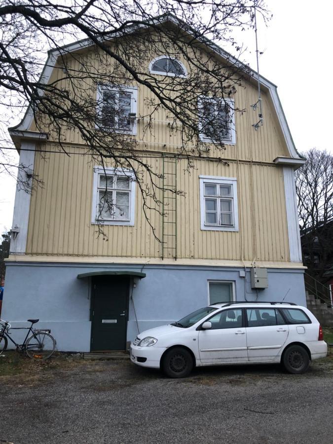 Puutaloyksioe 1 Km Turun Rautatieasemalta Lejlighed Turku Eksteriør billede